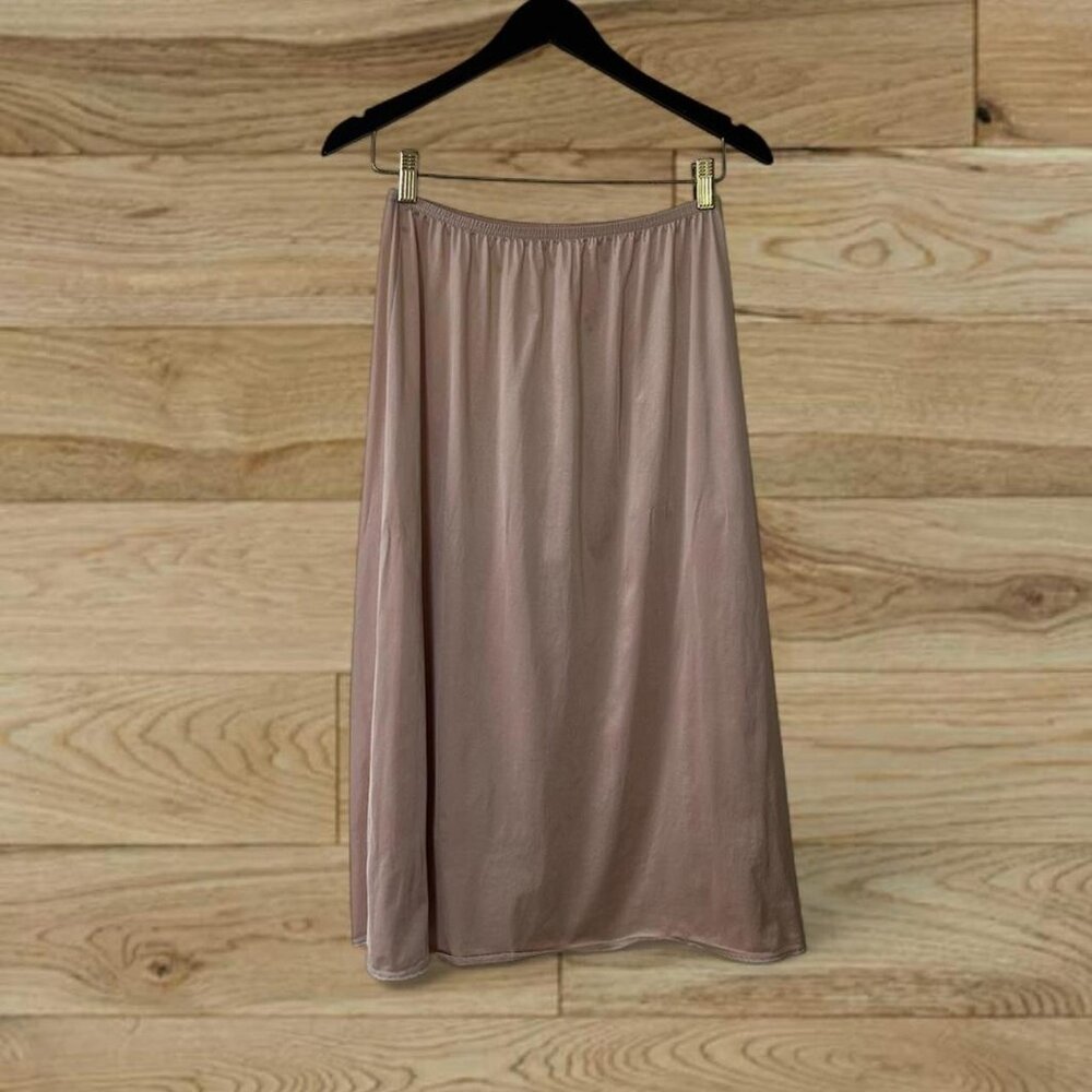 4/$20 DEAL -- Vintage Vanity Fair slip skirt in medium tan / nude with lace hem